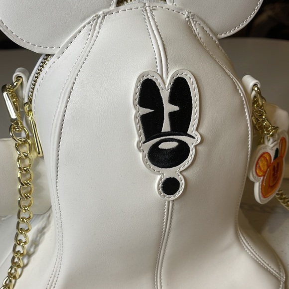BNWOT Loungefly Mickey Halloween Ghost Crossbody Glow in the Dark Purse - Picture 2 of 5